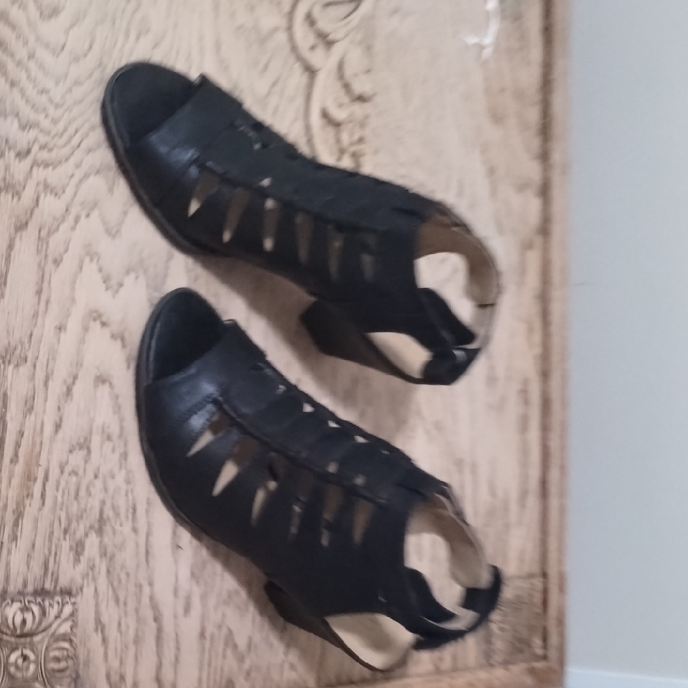 Naturalizer Black Heels with Closed-Toe Design